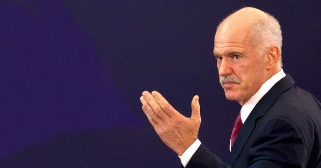 “Γαντζωμένος” στο γραφείο του στη Βουλή ο Παπανδρέου