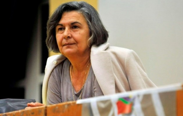 Χαραλαμπίδου: Δεν ψηφίζω και δεν παραδίδω την έδρα μου