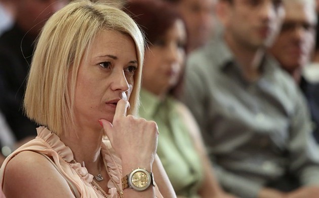 Τα πήρε στο κρανίο η Ραχήλ! “Να μην πληρώσουμε τις δόσεις”