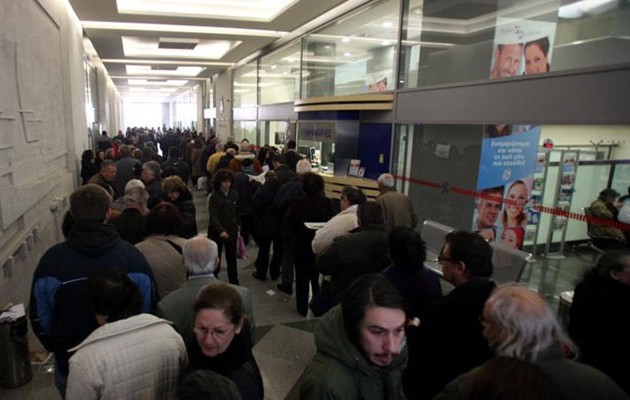 Aνθρωπιστική κρίση: “Βροχή” οι αιτήσεις για  ρεύμα, ενοίκιο και σίτιση