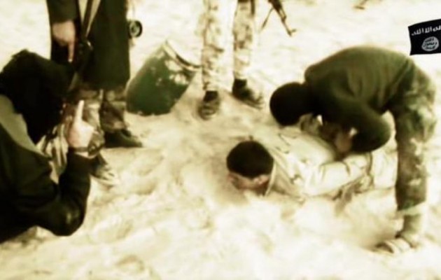 Τζιχαντιστές σκορπούν τον τρόμο με νέο βίντεο αποκεφαλισμού στο Σινά