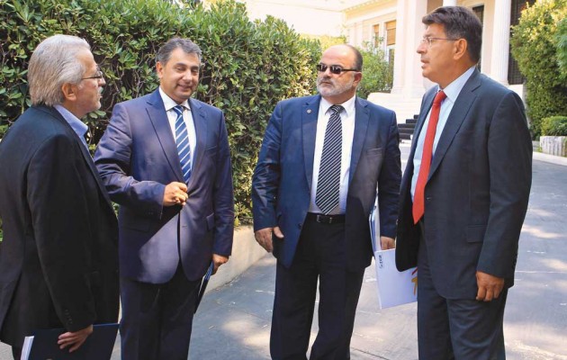 Όλοι συμφωνούν για την επαναφορά του κατώτατου μισθού στα 751 ευρώ