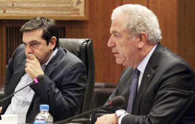 Αναβλήθηκε για το πρωί της Μ. Τρίτης η συνάντηση Τσίπρα – Αβραμόπουλου