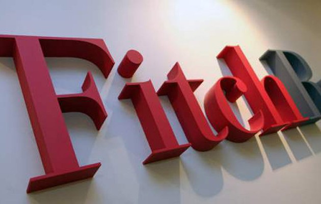 Διαψεύδει τις Κασσάνδρες η Fitch: Αναβάθμισε τις ελληνικές τράπεζες