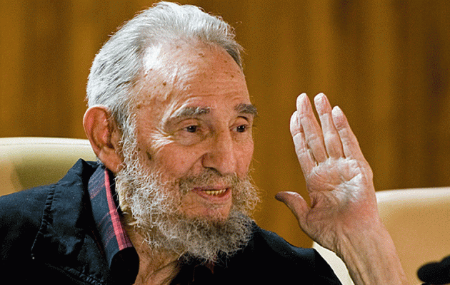 Δημόσια εμφάνιση του Φιντέλ Κάστρο μετά από 14 μήνες