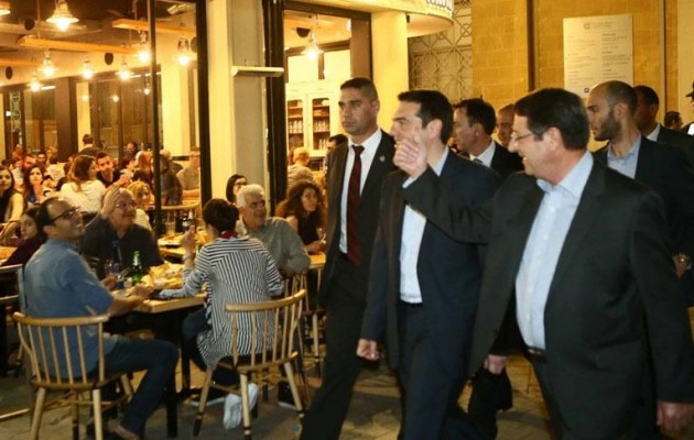 Αναστασιάδης και Τσίπρας βγήκαν βόλτα στη Λευκωσία