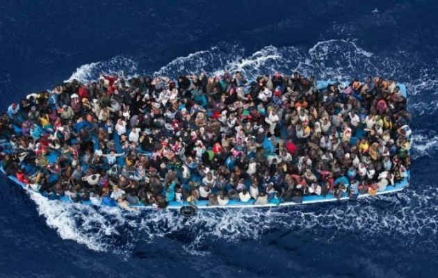 Ξύλινο σκάφος με 120 πρόσφυγες και μετανάστες ανοιχτά της Καρπάθου