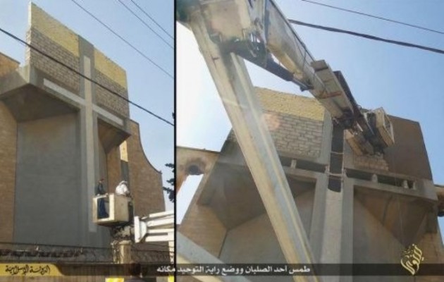 Το Ισλαμικό Κράτος διέλυσε τεράστιο σταυρό σε εκκλησία στη Μοσούλη