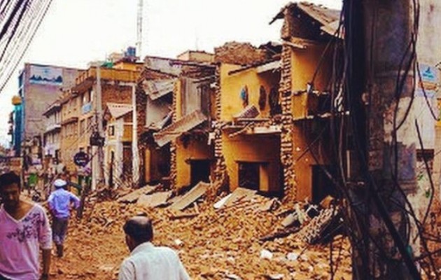 1.900 οι νεκροί στο Νεπάλ από τον σεισμό των 7,9 Ρίχτερ