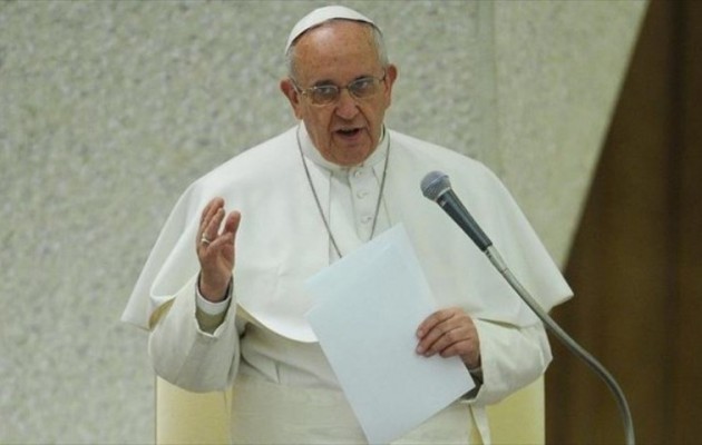 Ο Πάπας Φραγκίσκος απέτισε φόρο τιμής στους χριστιανούς που έχουν υποστεί διώξεις (βίντεο)