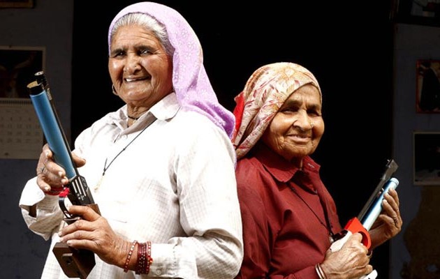 Γιαγιάδες πιστολέρο στην Ινδία (φωτογραφίες)