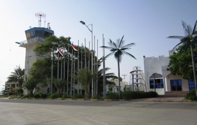 Η Αλ Κάιντα κατέλαβε σημαντικό αεροδρόμιο και λιμάνι στη Υεμένη