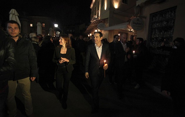 Στην Πλάκα για τον Επιτάφιο Τσίπρας – Περιστέρα