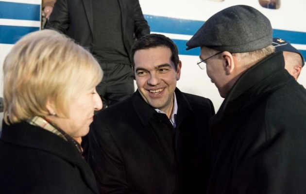 Το προσκήνιο και παρασκήνιο της επίσκεψης Τσίπρα στη Μόσχα