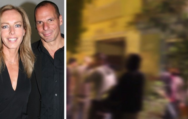 Αυτό είναι το βίντεο με την επίθεση κατά του Βαρουφάκη στα Εξάρχεια