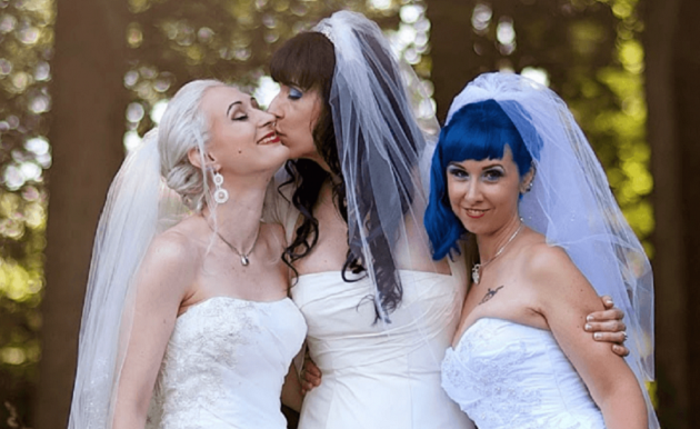 «Ετοιμάζουν» γάμο με τρία άτομα «Threeway» στην Βρετανία!