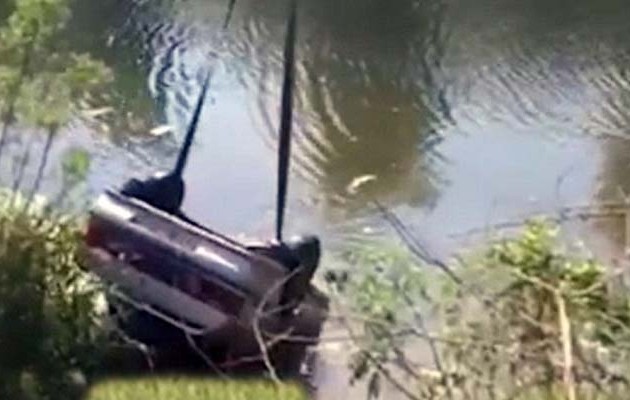 Πνίγηκε ενώ “τo έκανε” μέσα στο αυτοκίνητο