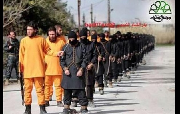 Εκτέλεσαν τζιχαντιστές ντυμένοι με πορτοκαλί φόρμες! – ΣΟΚ στο Ισλαμικό Κράτος