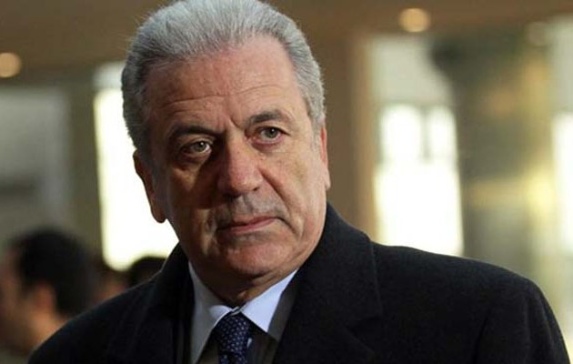 Ανησυχίες στα Σκόπια για σχέδιο Αβραμόπουλου να μεταφέρει χιλιάδες πρόσφυγες από την Ελλάδα στο έδαφός τους