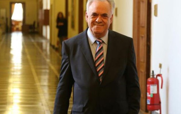 Δραγασάκης: Το «καρότο» και το «μαστίγιο» του Σόιμπλε