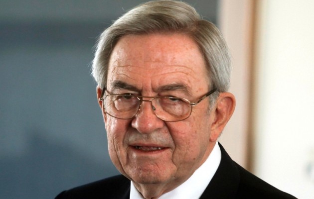 Κλείδωσε τον “τέως” στην τουαλέτα για να μην πλησιάσει την κόρη του!