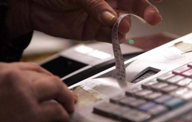 “Όχι” των δανειστών σε έκπτωση στον ΦΠΑ για όσους χρησιμοποιούν “πλαστικό χρήμα”