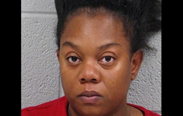 Εργαζόμενη σε κυλικείο “πιάστηκε” σε ερωτικό τρίο με δύο αδέλφια – μαθητές