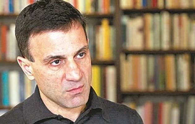 Δεν “βλέπει” άμεσα συμφωνία με τους δανειστές ο Λαπαβίτσας