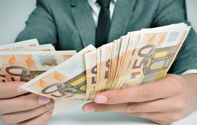 Η “Μακεδονία” για τον υπουργό που έβγαλε 80.000 ευρώ στο εξωτερικό