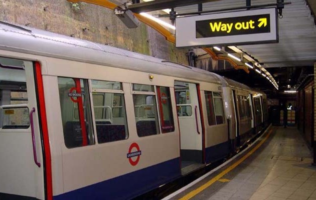 Αυτοϊκανοποιήθηκε μπροστά σε δεκάδες επιβάτες στο Μετρό