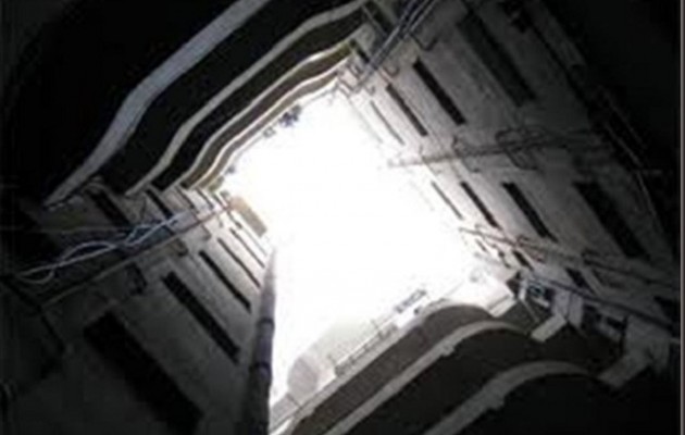 Θεσσαλονίκη: Φοιτητής έπεσε από το 2ο όροφο πολυκατοικίας