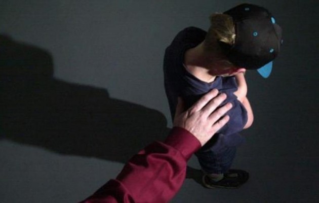 47χρονος ασελγούσε στον αυτιστικό γιο του