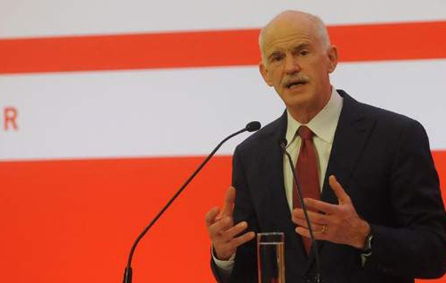 Να υπερβεί τα κομματικά τείχη καλεί τον Τσίπρα ο Παπανδρέου