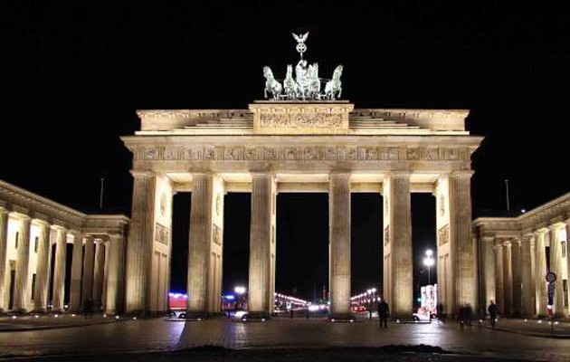 Βερολίνο: Προσέγγιση στο ΦΠΑ, χάσμα στο Ασφαλιστικό