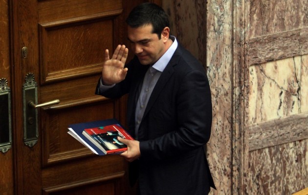 Με το βιβλίο που κράταγε ο Τσίπρας στη Βουλή πάλι θα λένε ότι είναι δωδεκαθεϊστής!
