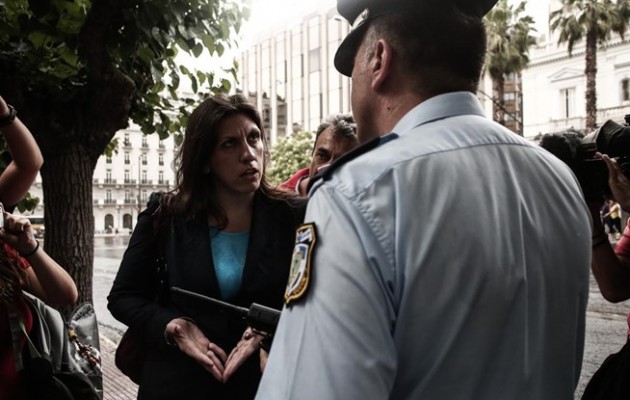 Ο Πανούσης συνεχάρη τον αξιωματικό που… άντεξε τη Ζωή!