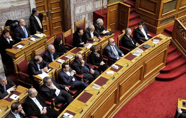 Υπόνοιες της ΝΔ για υπουργούς που έβγαλαν τα χρήματά τους στο εξωτερικό