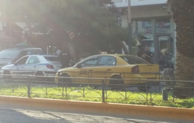 Ισχυρές αστυνομικές δυνάμεις φυλάνε τις τράπεζες και τα ΑΤΜ