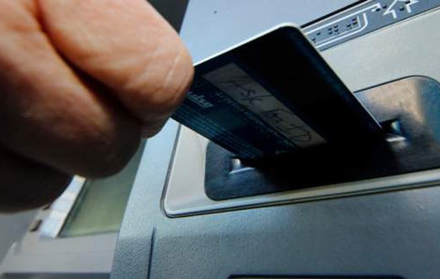 Bloomberg: Έτσι θα λειτουργήσει ο έλεγχος κεφαλαίων στην Ελλάδα