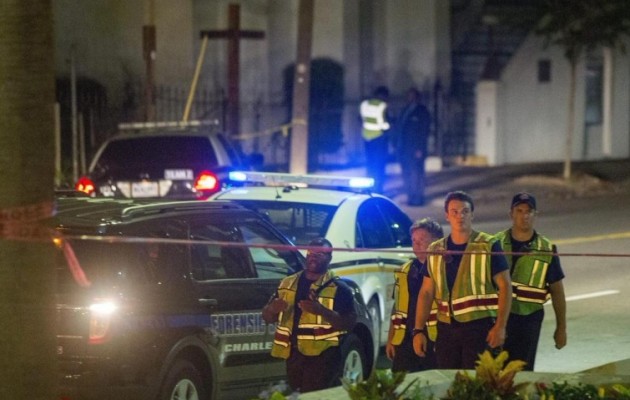 Μακελειό στο Τσάρλεστον – Άγνωστος σκότωσε 9 ανθρώπους μέσα σε εκκλησία