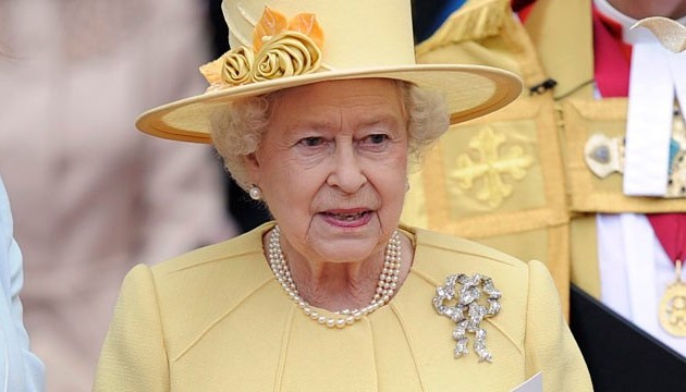 Έξωση στην Βασίλισσα Ελισάβετ: «Ενημερώστε με που θέλετε να πάω» (βίντεο)
