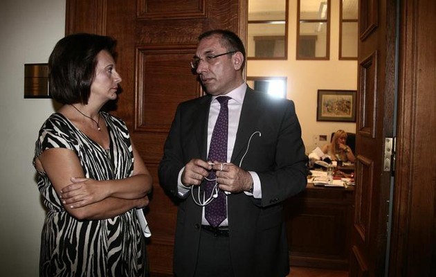 Ο Δημήτρης Καμμένος βούτηξε από τον γιακά την Χρυσοβελώνη για το… Άουσβιτς!