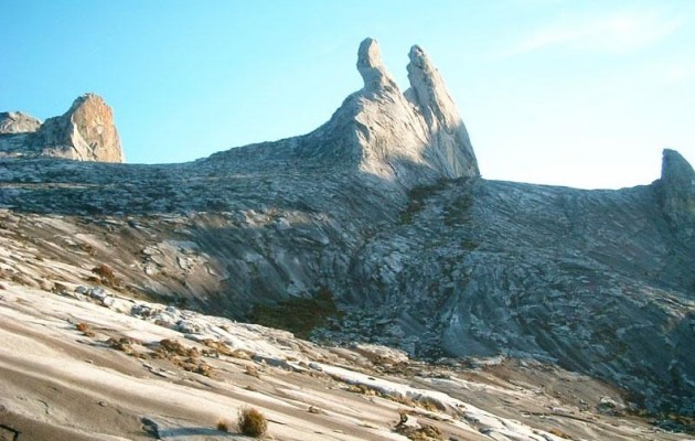 145 ορειβάτες αποκλεισμένοι στο όρος Κινάμπαλου από σεισμό 6 Ρίχτερ (φωτογραφίες)