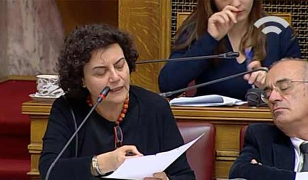 Δείτε ποιες αρμοδιότητες αφαίρεσε ο Τσίπρας από Βαλαβάνη και Μάρδα