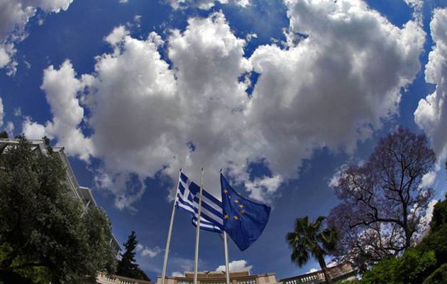 Υποχωρεί η κυβέρνηση και δέχεται το 1% για το πρωτογενές πλεόνασμα