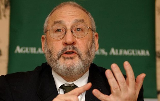 Παραίτηση με αιχμές Στίγκλιτς από την επιτροπή διαφάνειας του Παναμά