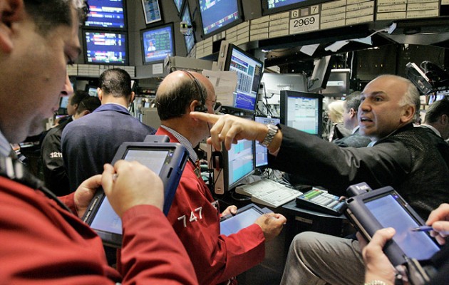 Βουτιά στα ευρωπαϊκά χρηματιστήρια μετά την επιβολή ταξιδιωτικής απαγόρευσης στη Βρετανία