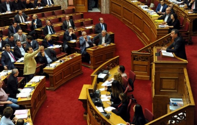 Άθλια προβοκάτσια Στ. Θεοδωράκη στη Βουλή – Όλοι οι εμπρηστικοί διάλογοι