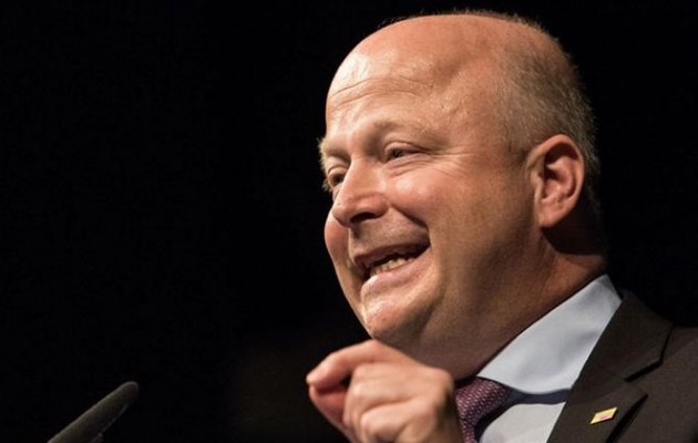 Γερμανός ευρωβουλευτής: «Ο Τσίπρας παίζει με τη φωτιά»