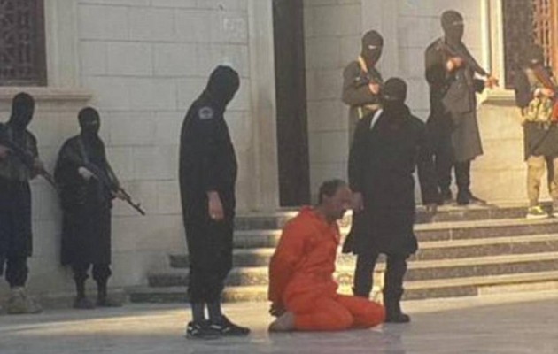 Τζιχαντιστές αποκεφάλισαν στρατιώτη μπροστά σε παιδιά (σκληρές εικόνες)